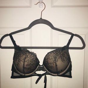 Victoria's Secret Bombshell lace pushup 32B